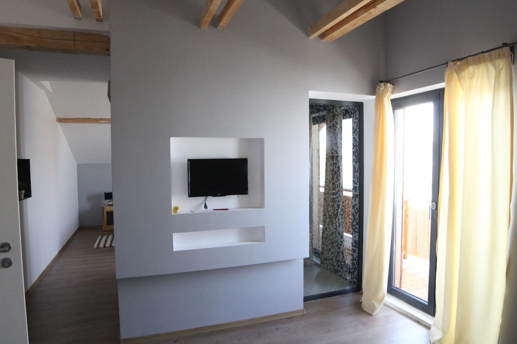 Villa Swiss Сэчеле Экстерьер фото