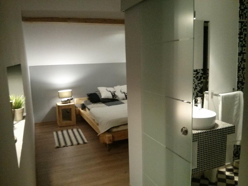 Villa Swiss Сэчеле Номер фото