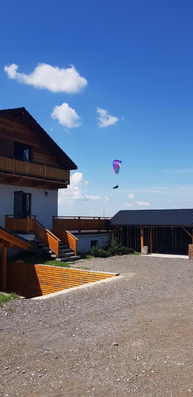 Villa Swiss Сэчеле Экстерьер фото