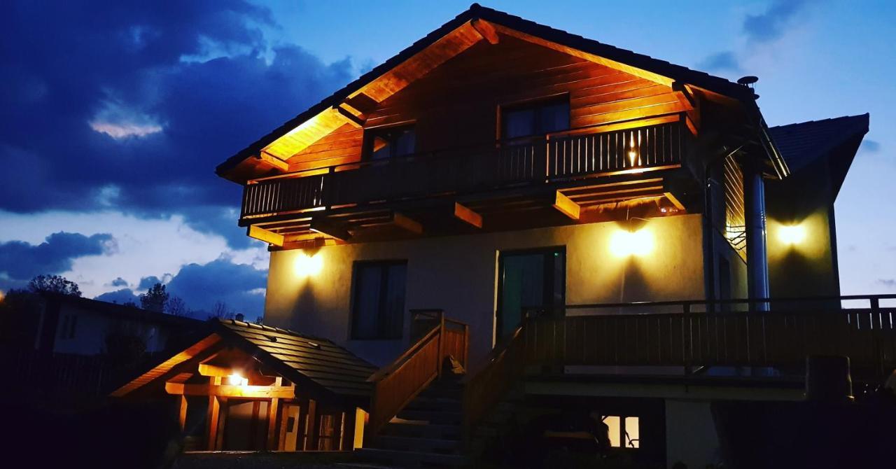 Villa Swiss Сэчеле Экстерьер фото